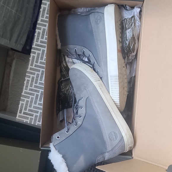 Timberland Skyla Bay Faux Fleece Fold Down Boots- Preloved - Picture 2 of 5